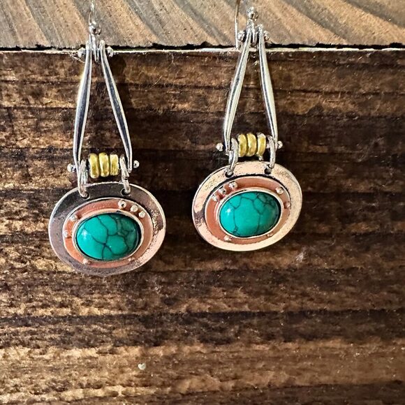 Boho Hippie Cowgirl Western Green Agate Teardrop Silver Earrings, Gift Box - Picture 6 of 9